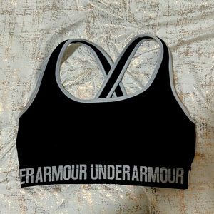 Under Armour Size Medium X Sports Bra. Black and White. With Removeable Pads